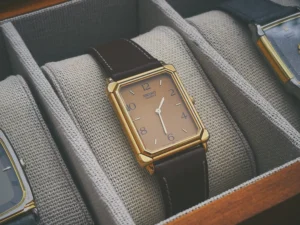 Cartier Tank Lookalike – Seiko Rechteckuhr im Vergleich